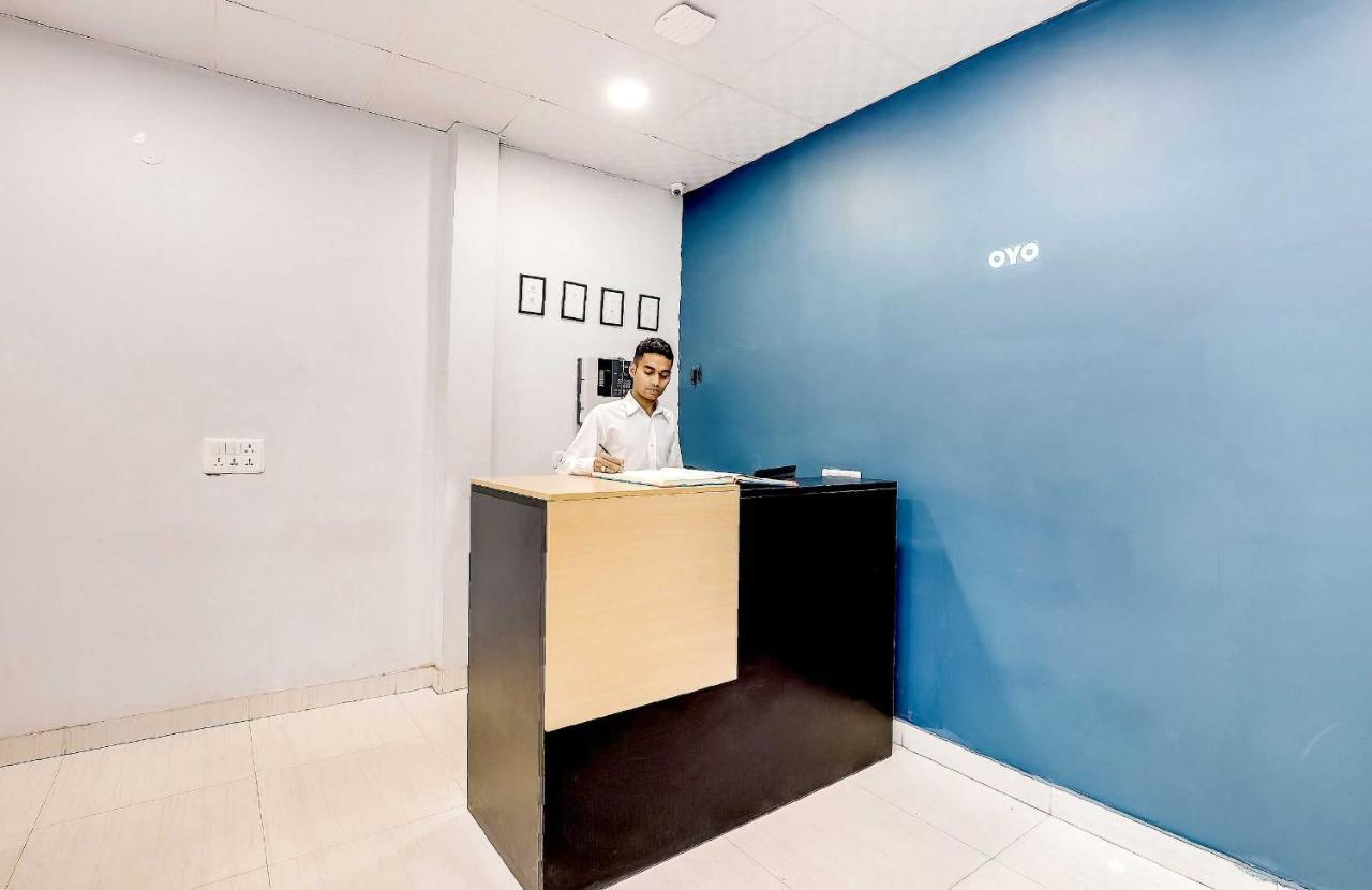 Collection O 71756 Hotel Silver Arrow Near Pacific Mall Tagore Garden Delhi  Exterior foto
